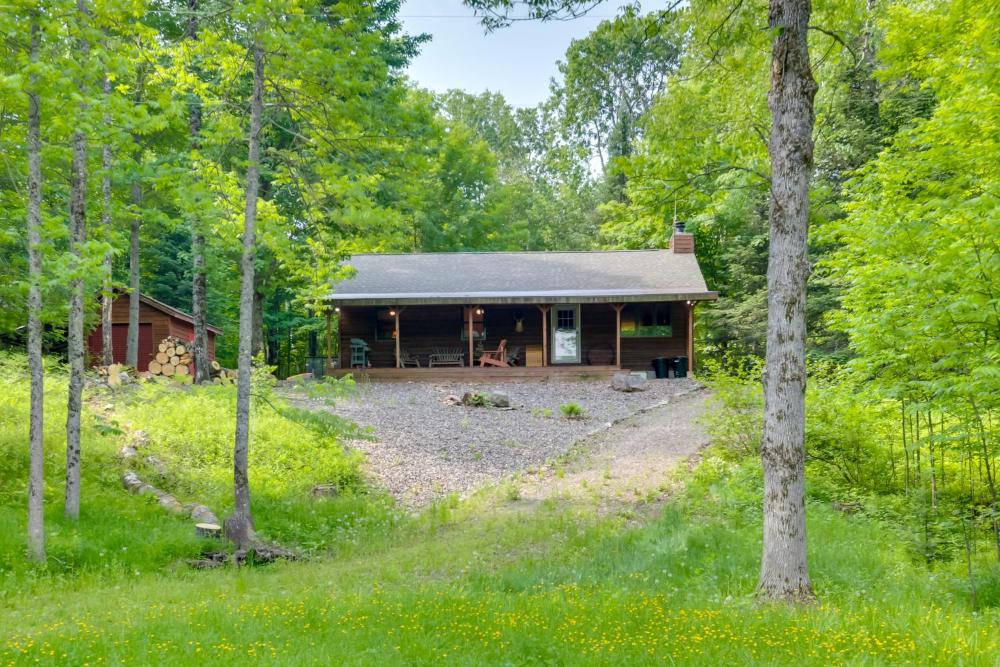 Waterfront Cottage with Dock on Papoose Lake!